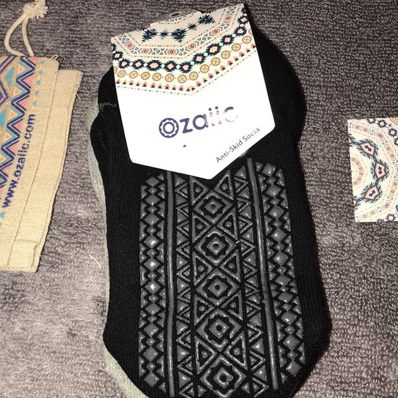 Ozaiic yoga socks anti skid socks one size fits all. NWT - Picture 1 of 6